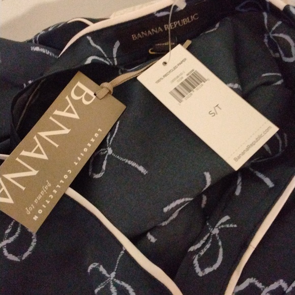 Women's NWT Banana Republic dark blue print pajama top Size S/T Luxegift - Picture 4 of 4